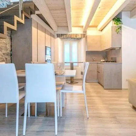 Apartamento View-historical Center-olga House Argegno